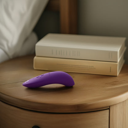We-Vibe Melt 2 stilvoll platziert in ruhiger Wohnumgebung