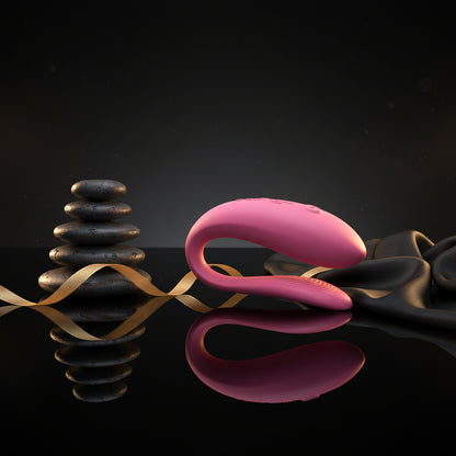 Vorderansicht des pinken We-Vibe Sync Lite Paarvibrators