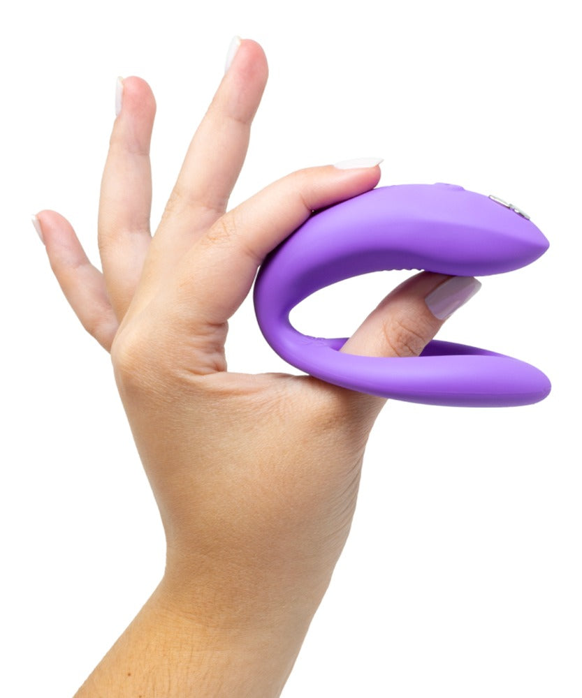 We-Vibe Sync O Paarvibrator flexibel und anpassbar in der Hand