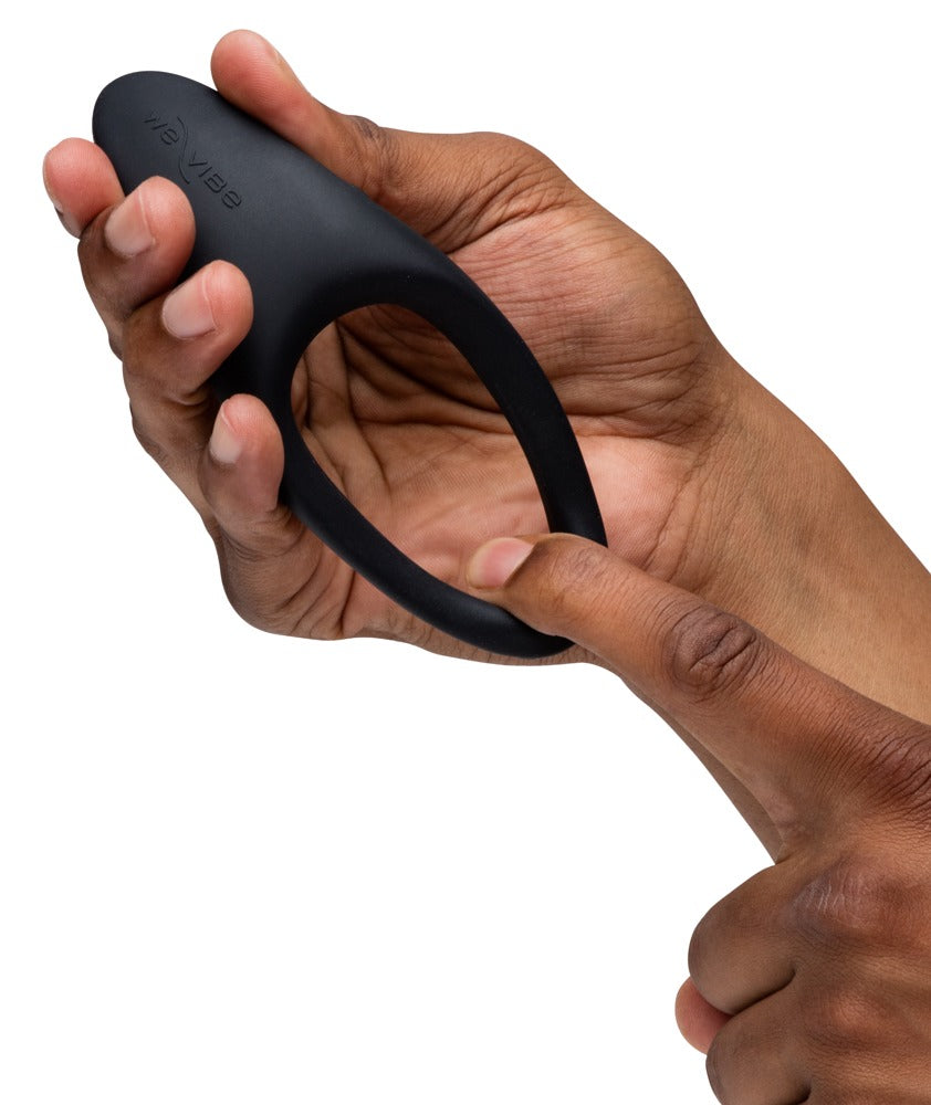 Nahaufnahme des We-Vibe Verge 2 in der Hand