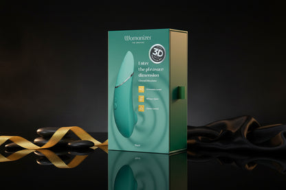 Womanizer Next Verpackung in türkisfarbener Edition – Premium Intimate Wellness Produkt