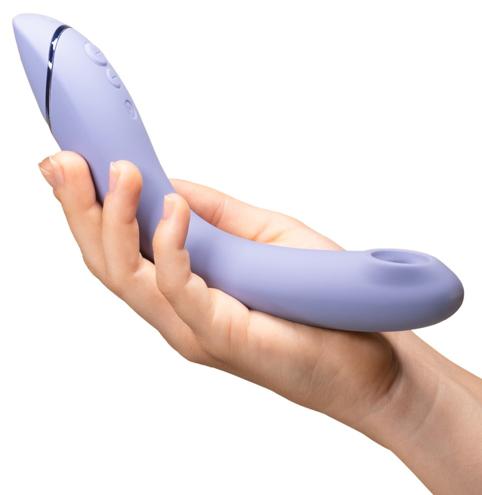 Ergonomischer Womanizer OG mit flexiblem Design in der Hand