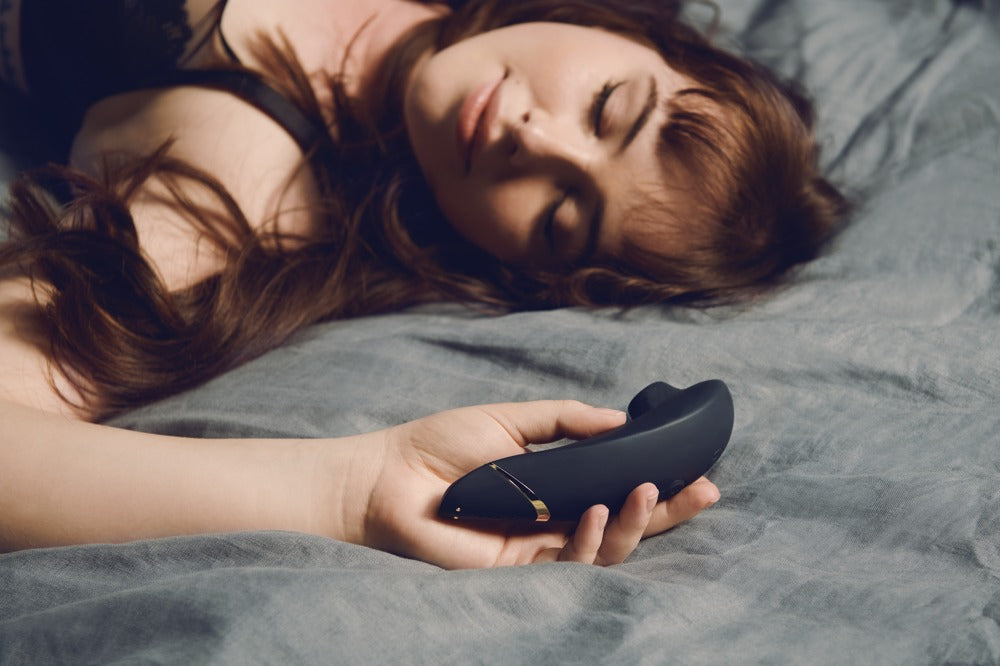 Womanizer Premium 2 Anwendung Intimate Wellness Szene