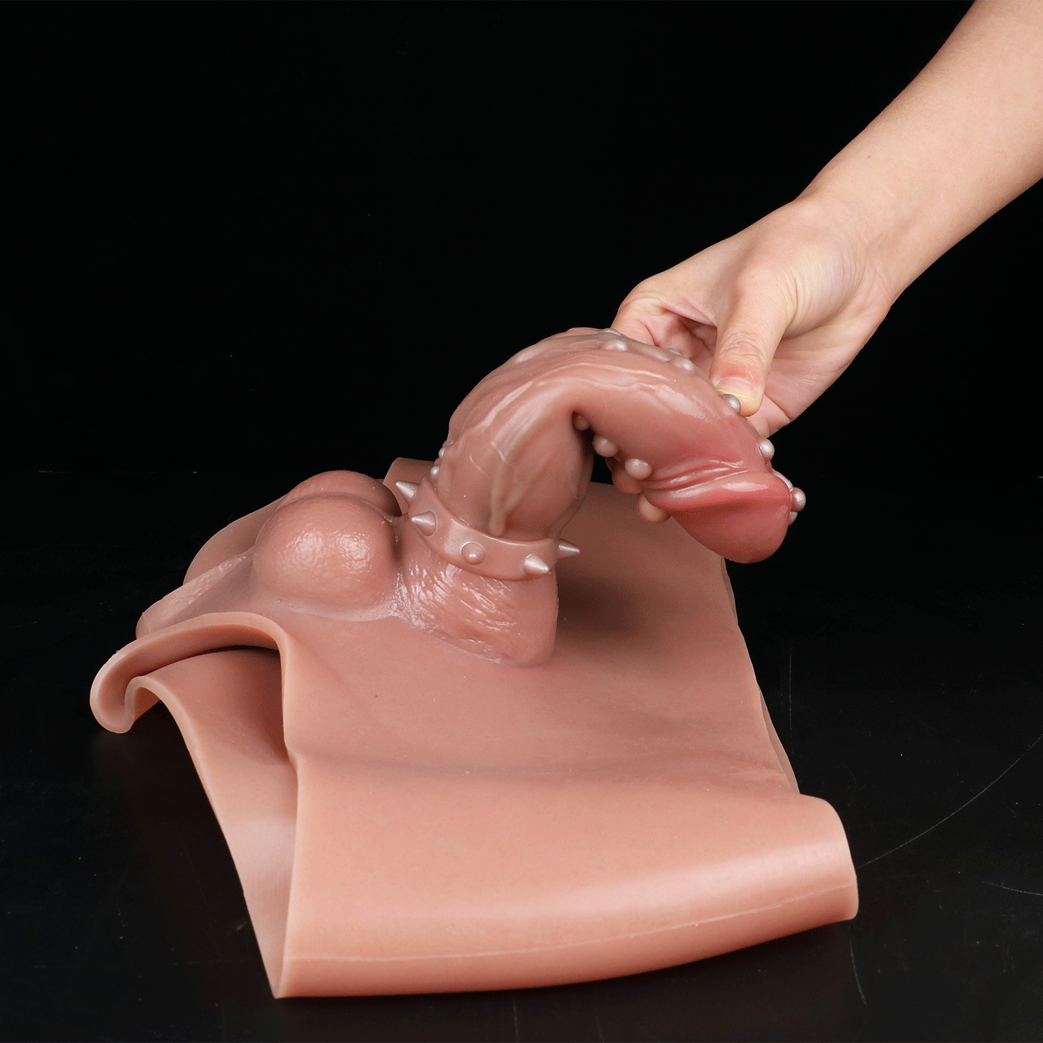 XX-DREAMSTOYS Penis-Performance-Panty 4 Detailansicht des flexiblen Materials