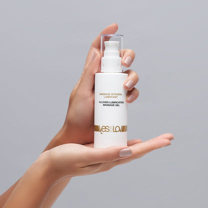 YESforLOV Allover Lubricating Massage Gel Anwendung in der Hand