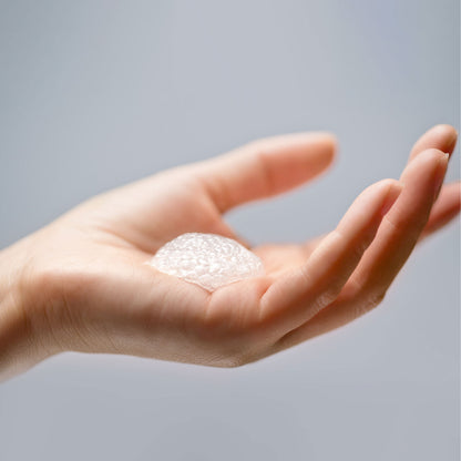 YESforLOV Fizzy Massage Foam Textur auf der Haut prickelnder Massageschaum