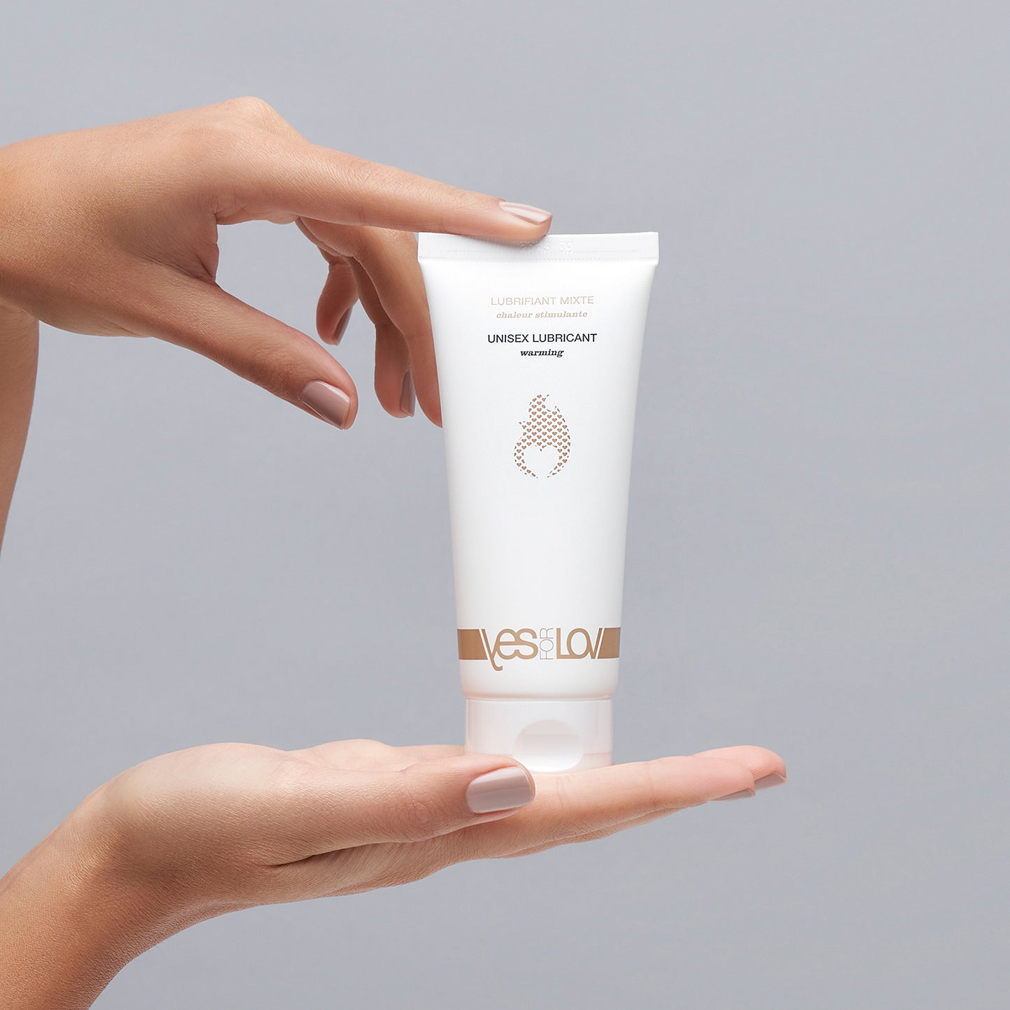YESforLOV Unlimited Warming Lubricant 100ml Anwendung auf der Haut