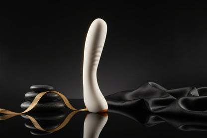 You2Toys Glow in the dark G-Spot Vibrator in Weiß elegante Produktansicht